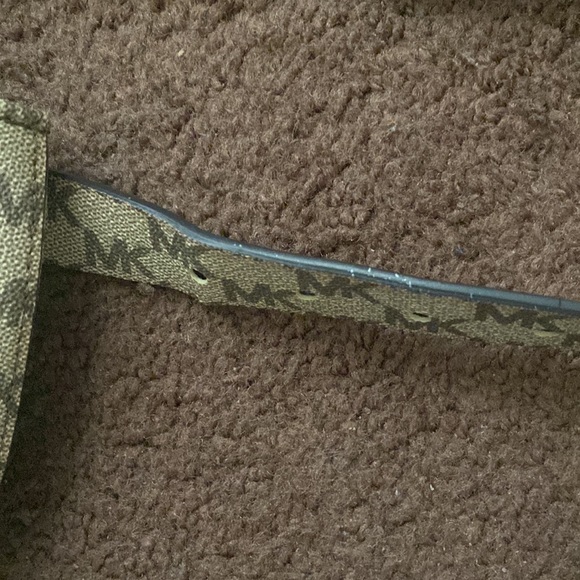 Micheal Kors belt bag Small/ medium - Picture 14 of 17